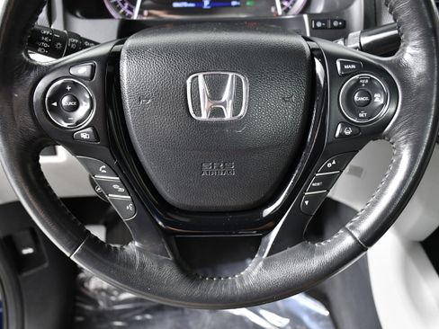 Used 2017 Honda Ridgeline RTL-E image 10