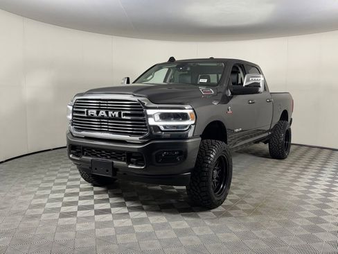 Used 2024 RAM 2500 Laramie AWD/4WD image 4