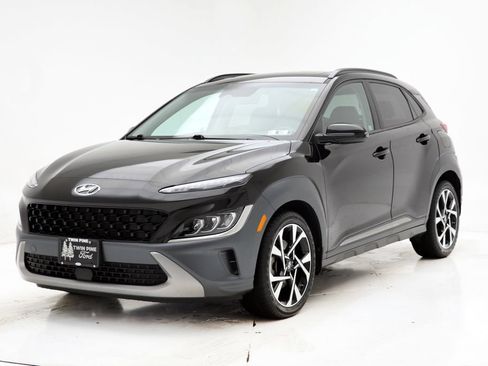 Used 2023 Hyundai Kona Limited AWD/4WD image 2