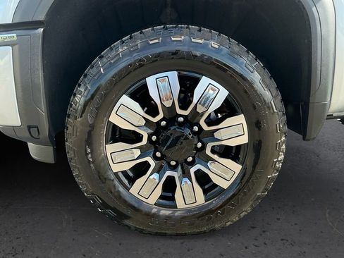 Used 2025 GMC Sierra 2500 Denali w/ Denali Reserve Package AWD/4WD image 13