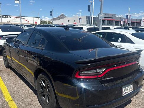 Used 2023 Dodge Charger SXT RWD image 4