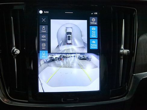 Certified 2025 Volvo V90 B6 Cross Country Plus AWD/4WD image 30