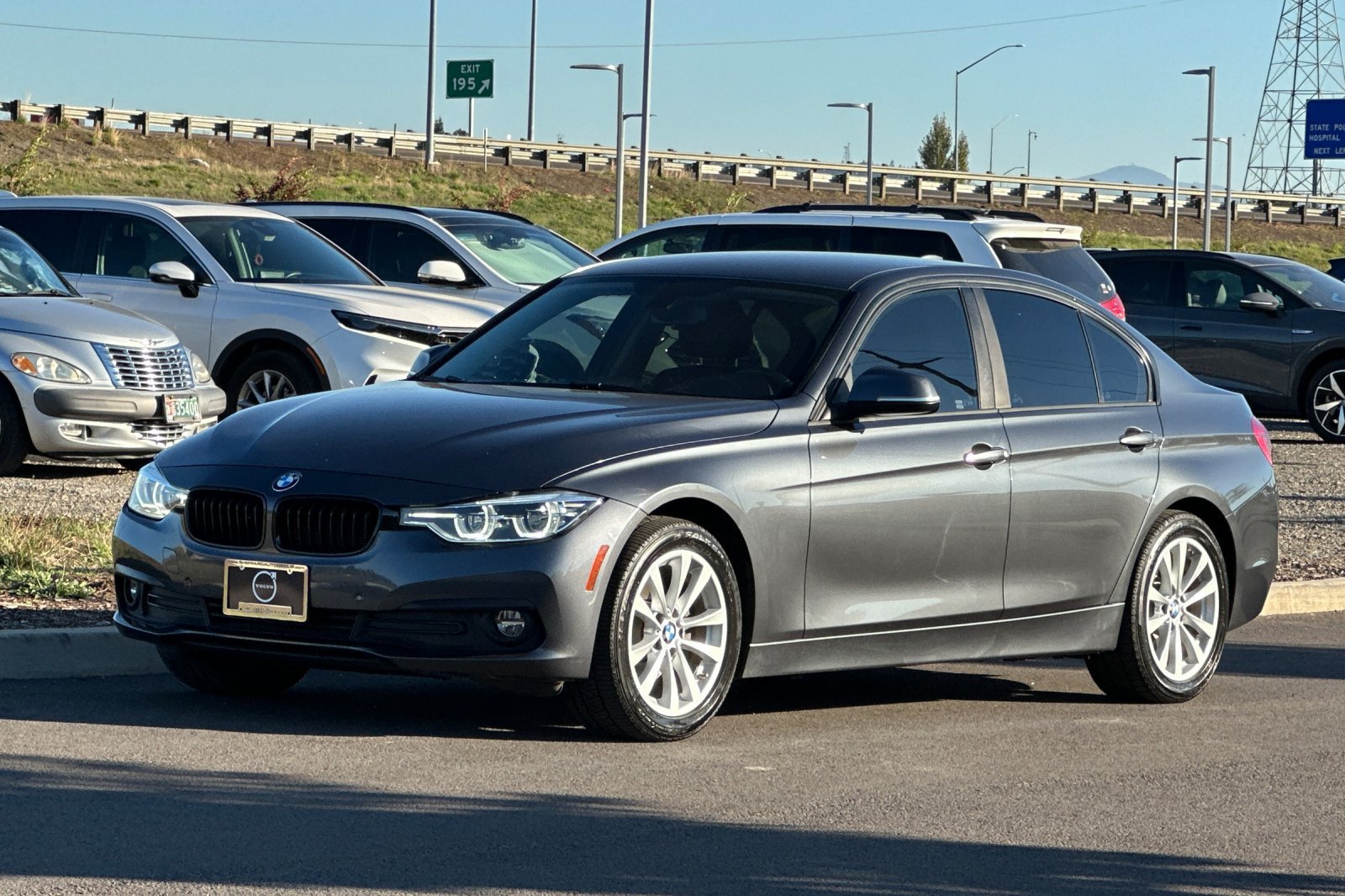 Used 2018 BMW 320i Sedan RWD image 7