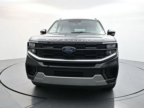 New 2026 Ford Expedition Max Platinum image 2