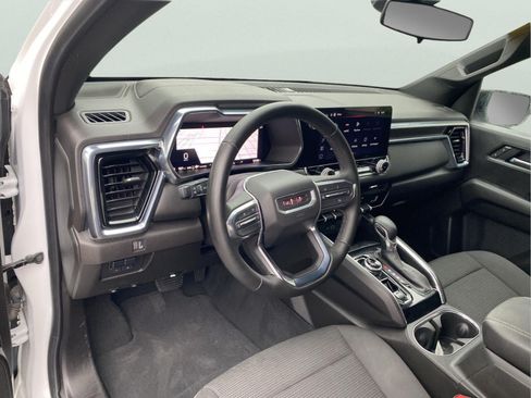 Used 2025 GMC Canyon Elevation AWD/4WD image 18