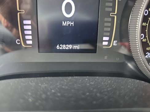 Used 2019 Jeep Cherokee Latitude w/ Popular Appearance Group FWD image 20