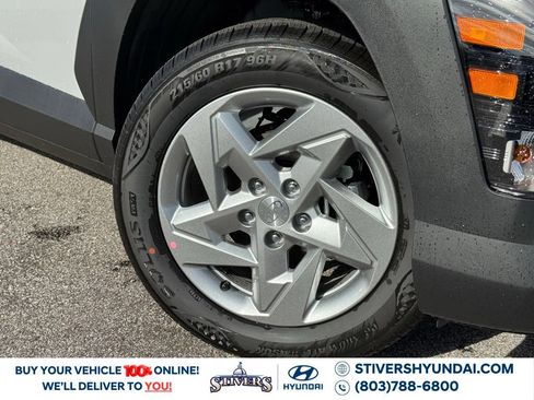 Used 2026 Hyundai Kona SE FWD image 4