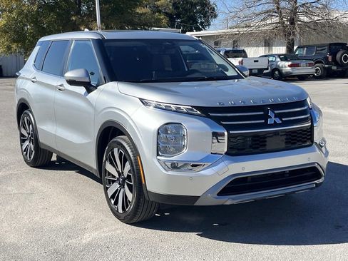 New 2026 Mitsubishi Outlander SE FWD image 7