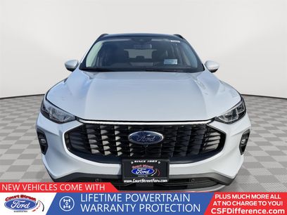 New 2025 Ford Escape SE w/ PHEV Premium Package