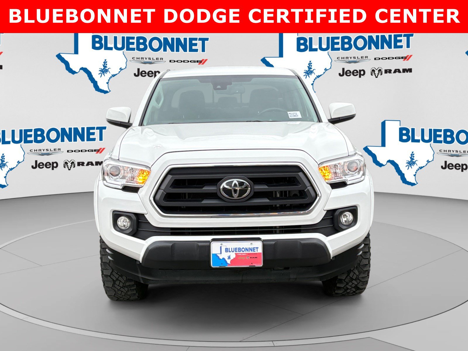 Used 2023 Toyota Tacoma SR5 RWD image 2