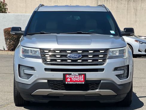 Used 2016 Ford Explorer XLT w/ Equipment Group 202A AWD/4WD image 10