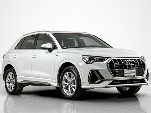 Used 2024 Audi Q3 2.0T Premium image 6