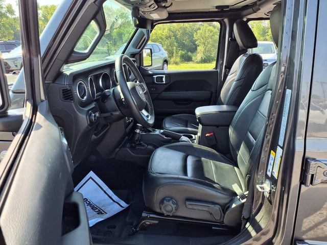 Used 2018 Jeep Wrangler Unlimited Sahara AWD/4WD image 39