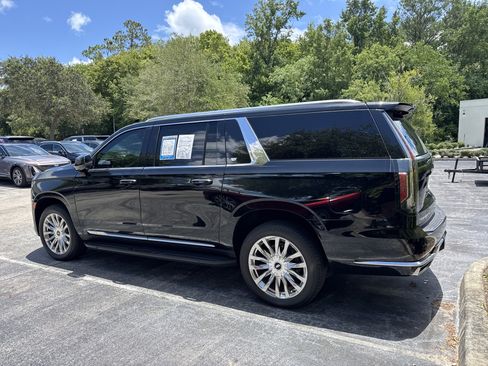 Used 2024 Cadillac Escalade ESV Premium Luxury w/ Performance Package AWD/4WD image 2