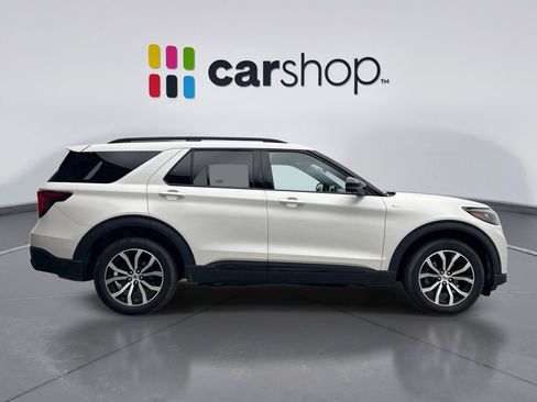 Used 2025 Ford Explorer ST-Line AWD/4WD image 6