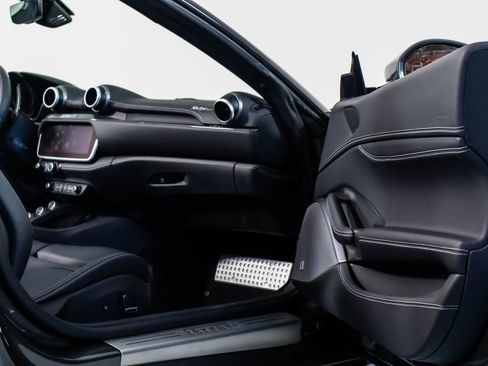 Certified 2019 Ferrari Portofino image 47