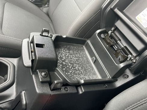 Used 2023 Jeep Wrangler Sport S image 16