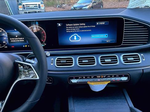 New 2026 Mercedes-Benz GLE 350 4MATIC image 9