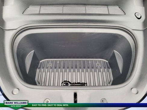 Used 2022 Tesla Model Y Long Range image 23