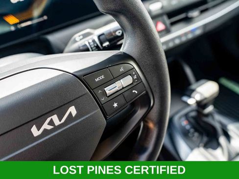 Used 2025 Kia K4 FWD image 16