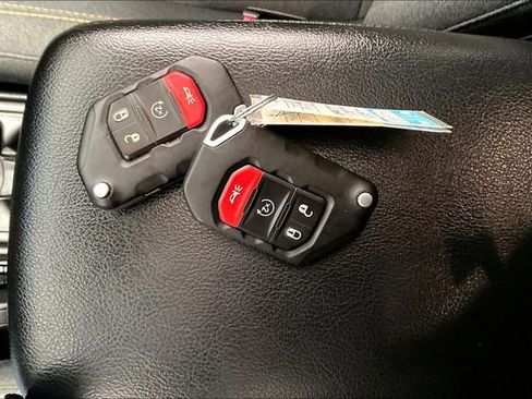 Used 2024 Jeep Wrangler Willys image 36