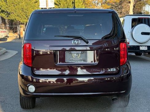 Used 2010 Scion xB image 4
