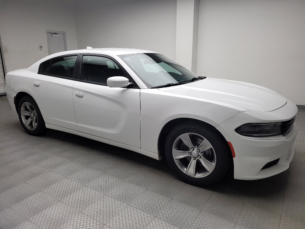 Used 2016 Dodge Charger SXT RWD image 11
