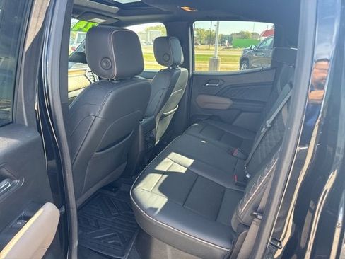 Certified 2024 GMC Canyon Denali image 10