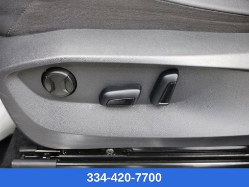 Certified 2023 Volkswagen Tiguan SE R-Line image 18