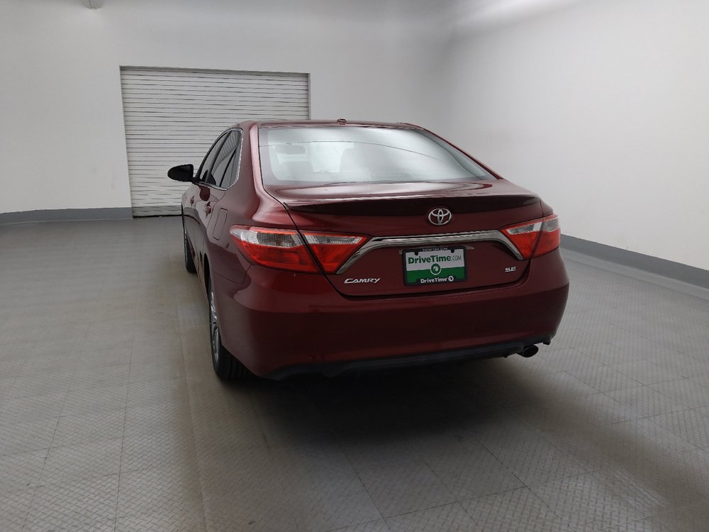 Used 2015 Toyota Camry SE w/ Moonroof Package FWD image 6