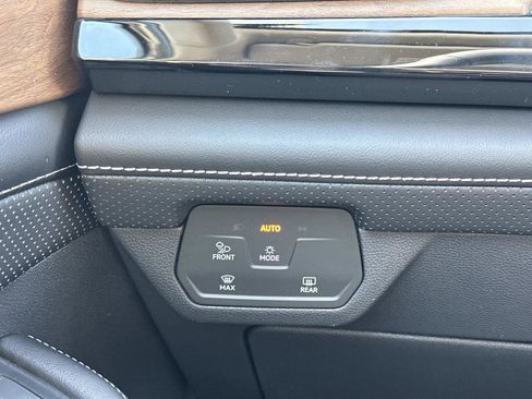 New 2026 Volkswagen Atlas SE image 26