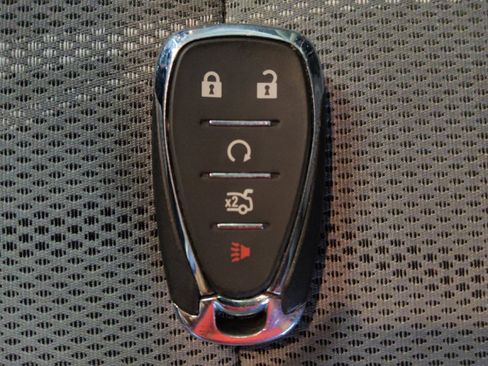 Used 2020 Chevrolet Sonic LT w/ Convenience Package image 32