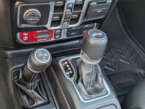 Used 2024 Jeep Wrangler Unlimited Rubicon image 21