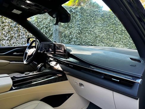 Used 2023 Cadillac Escalade Premium Luxury w/ Performance Package image 25