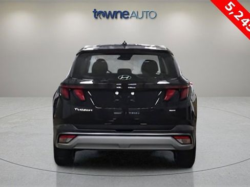 Used 2025 Hyundai Tucson SE image 3