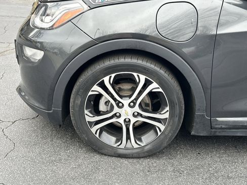 Used 2020 Chevrolet Bolt Premier w/ Infotainment Package image 13