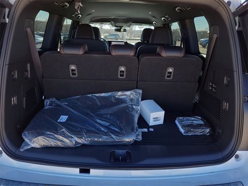 New 2026 Nissan Armada SL image 8