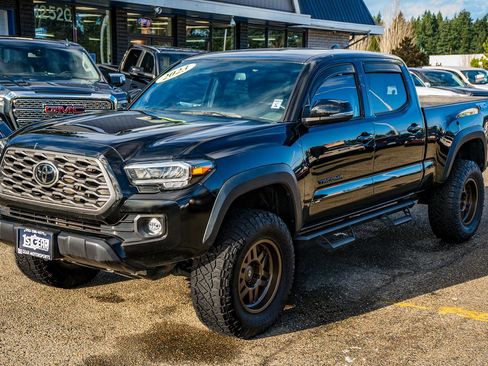 Used 2023 Toyota Tacoma TRD Off-Road image 4