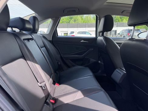 Used 2019 Volkswagen Jetta SE FWD image 11
