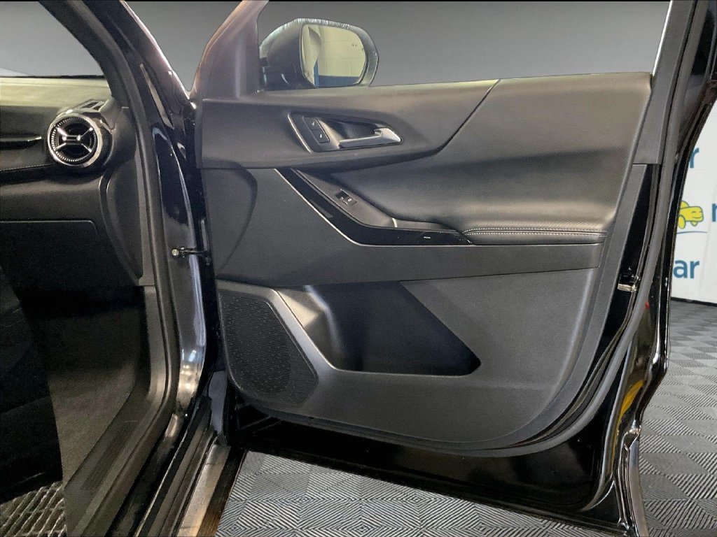 Used 2026 Chevrolet Equinox LT AWD/4WD image 12