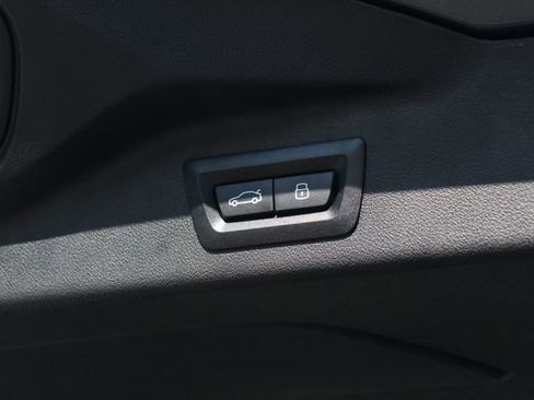 Used 2025 BMW X7 xDrive40i w/ M Sport Package image 9