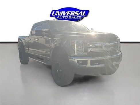 Used 2019 Ford F250 XLT w/ XLT Premium Package AWD/4WD image 3