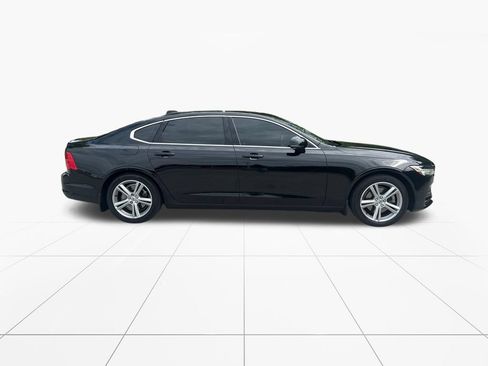 Used 2018 Volvo S90 T5 Momentum w/ Convenience Package FWD image 9