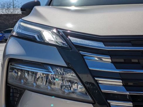 New 2026 Nissan Rogue Platinum image 10