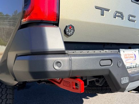 Used 2025 Toyota Tacoma Trailhunter image 22