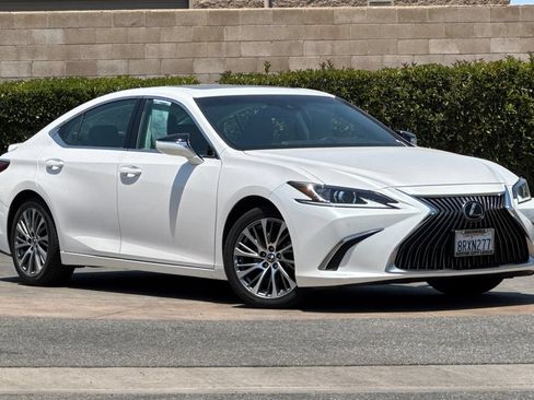 Used 2020 Lexus ES 350 w/ Premium Package FWD image 2