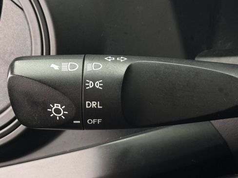 Used 2018 Toyota Tacoma SR w/ SR Convenience Package image 19