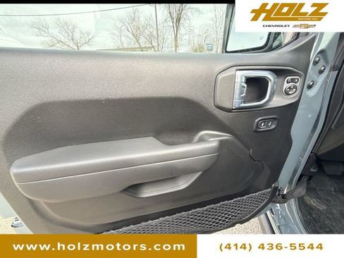 Used 2026 Jeep Wrangler Unlimited Rubicon AWD/4WD image 24