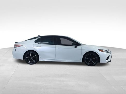 Used 2019 Toyota Camry XSE FWD image 12