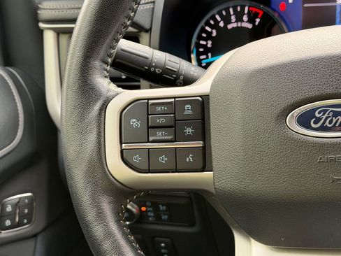 Used 2022 Ford Expedition XLT AWD/4WD image 25